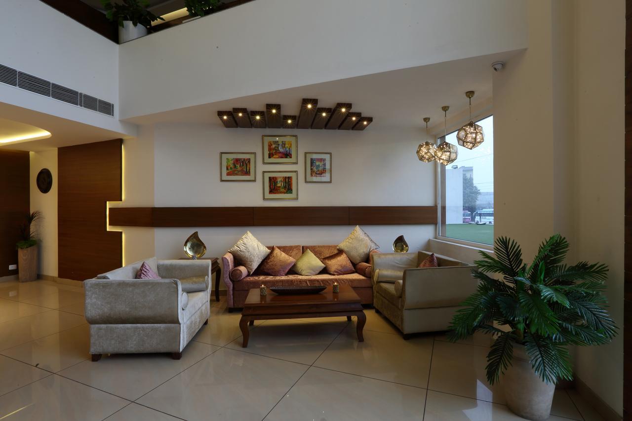 Grand Hotel Nawanshahr Nawashahr Ngoại thất bức ảnh