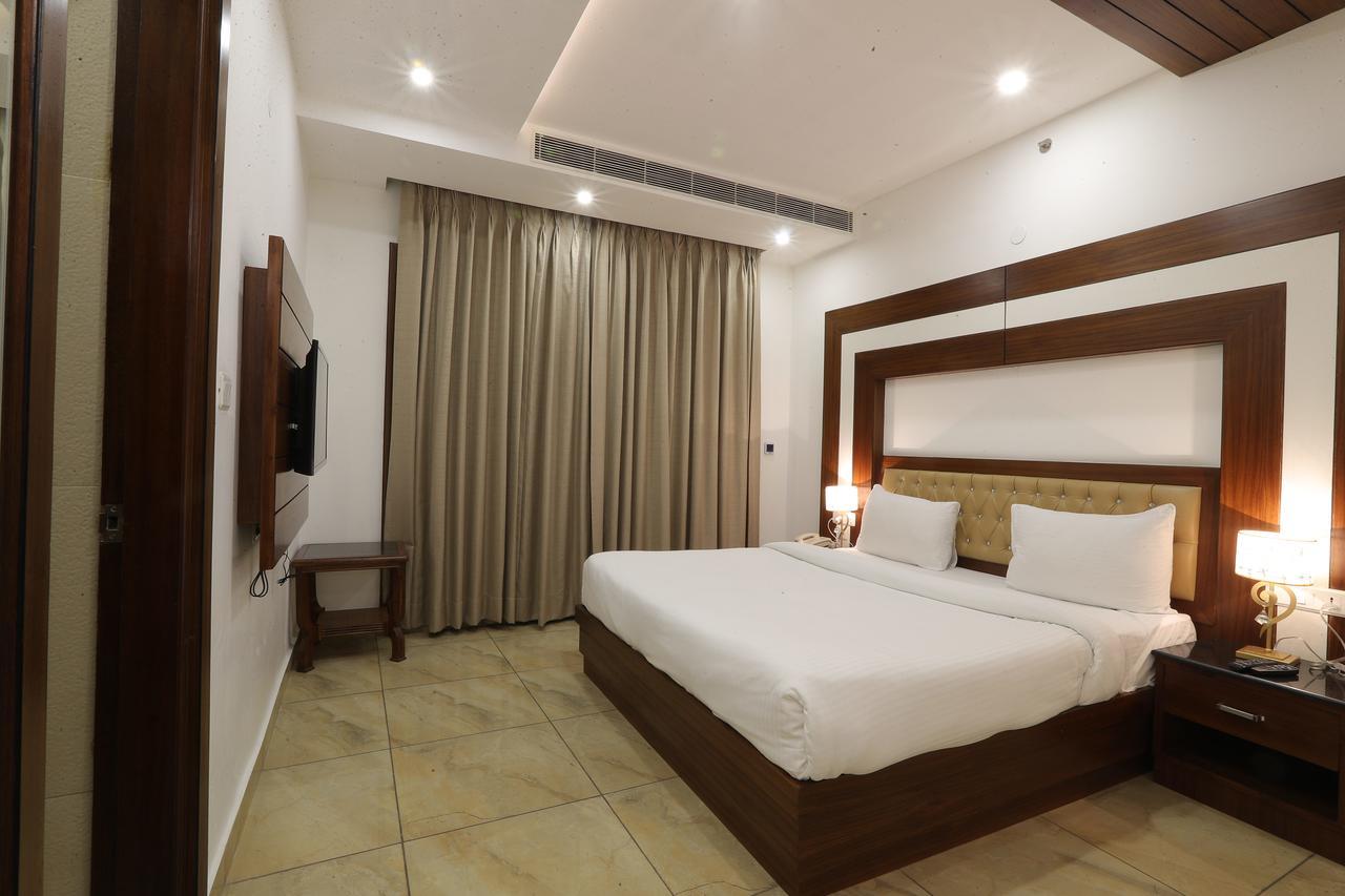 Grand Hotel Nawanshahr Nawashahr Ngoại thất bức ảnh