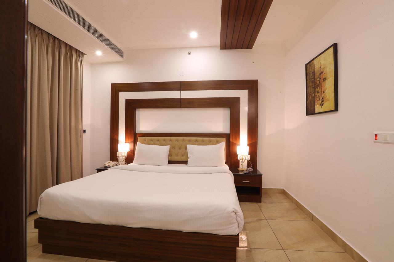 Grand Hotel Nawanshahr Nawashahr Ngoại thất bức ảnh