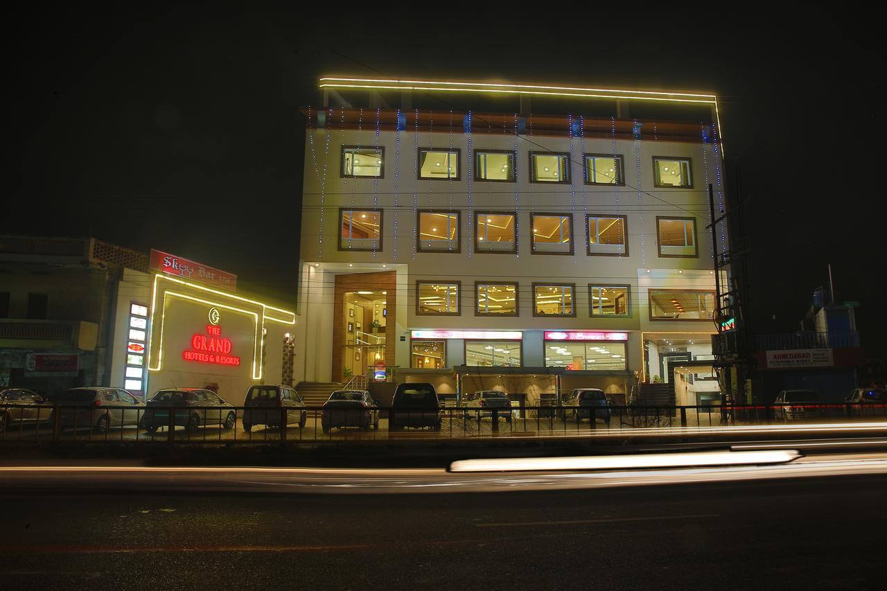 Grand Hotel Nawanshahr Nawashahr Ngoại thất bức ảnh