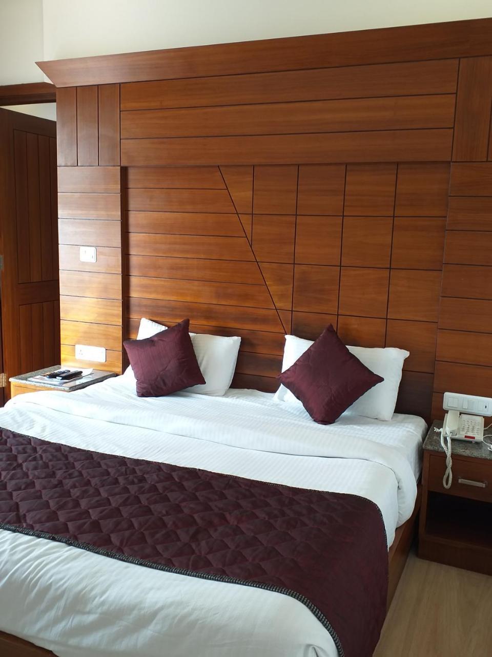 Grand Hotel Nawanshahr Nawashahr Ngoại thất bức ảnh
