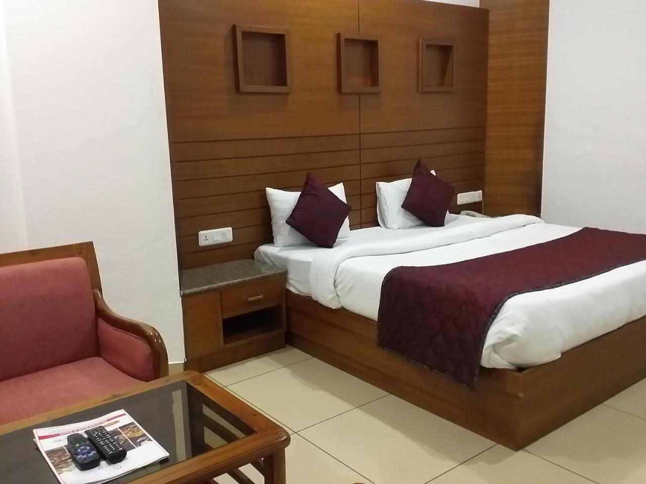 Grand Hotel Nawanshahr Nawashahr Ngoại thất bức ảnh