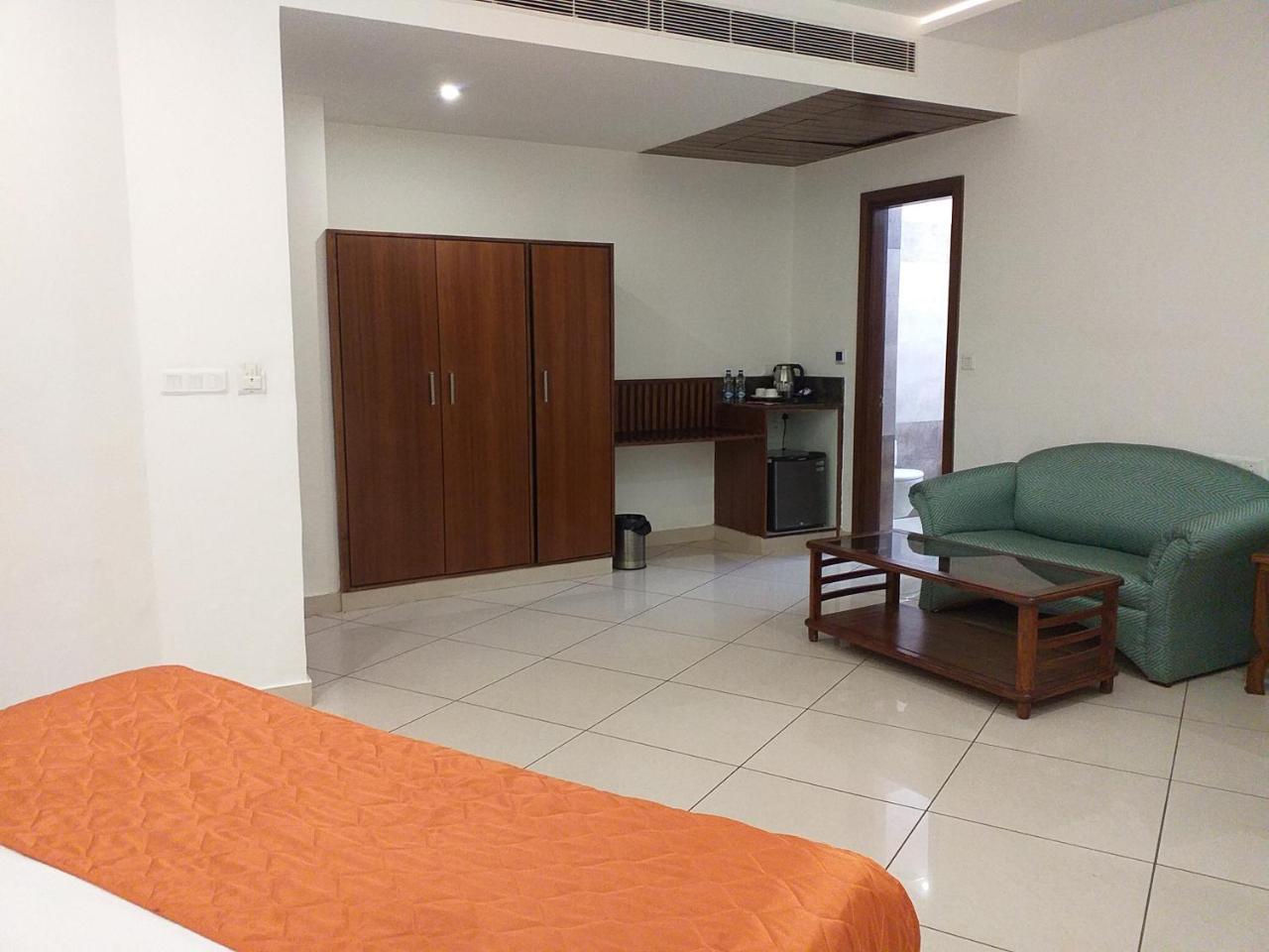 Grand Hotel Nawanshahr Nawashahr Ngoại thất bức ảnh